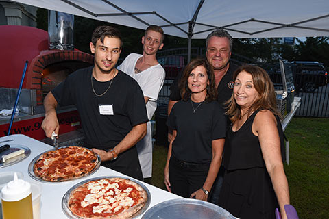 900 Degrees Brick Oven Team